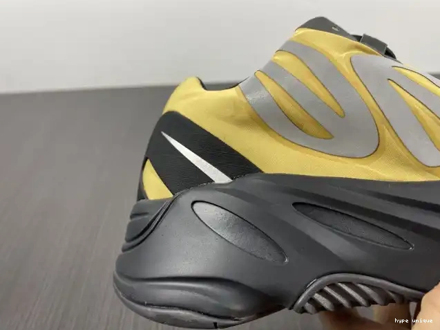 hype GZ0717 Flux' 700 Boost 'Honey Yeezy MNVN 0530